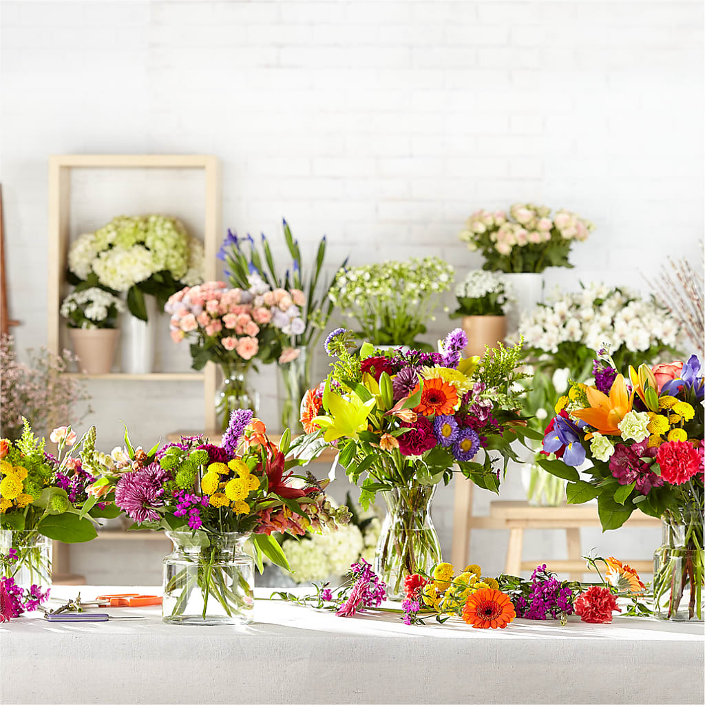Bold & Bright – A Florist Original – Landers Flowers, Savannah MO
