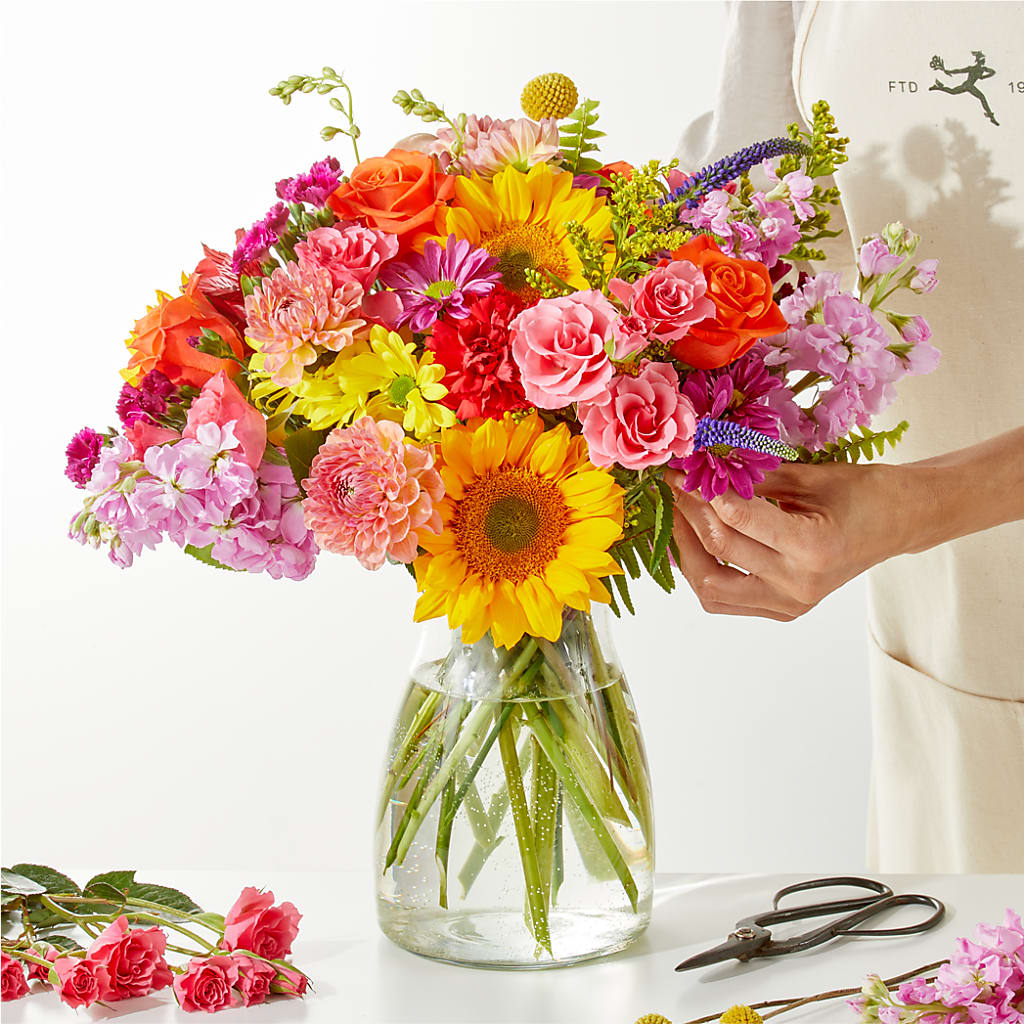 Cue the Confetti - A Florist Original – Landers Flowers, Savannah MO