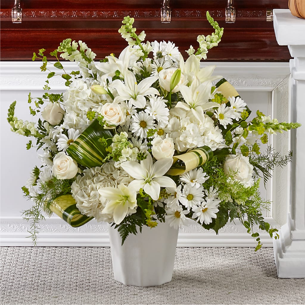 Thoughts of Tranquility Floor Basket – Landers Flowers, Savannah MO
