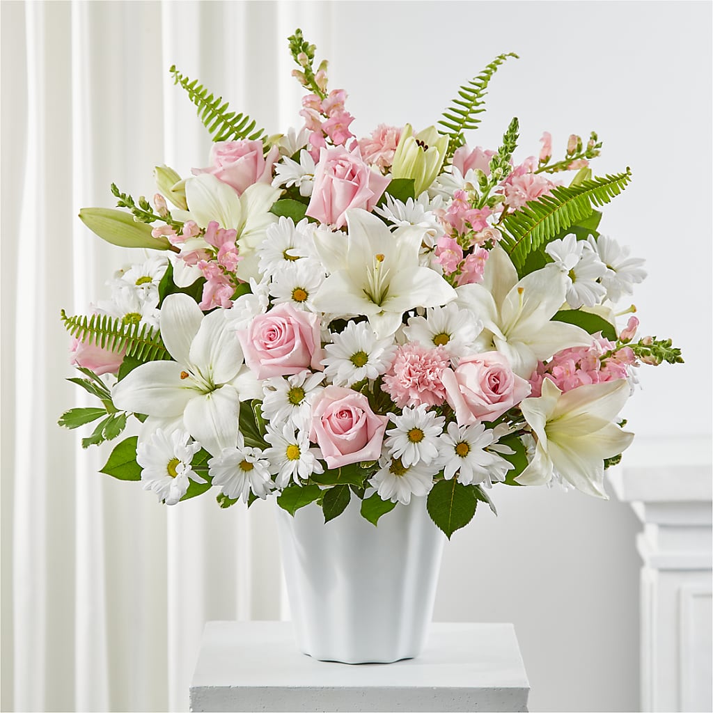 Soft Touch Tabletop Basket – Landers Flowers, Savannah MO