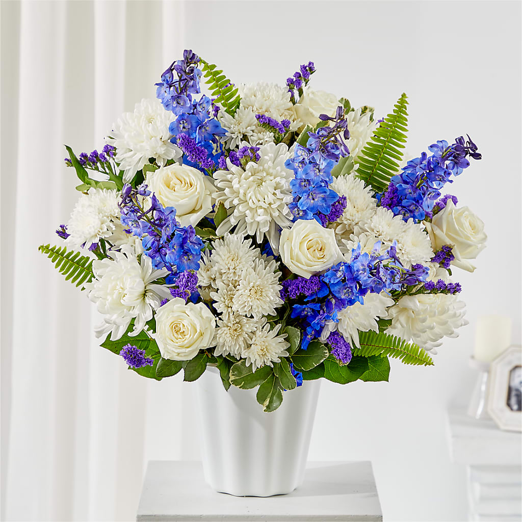 Hold Dear Tabletop Basket – Landers Flowers, Savannah MO