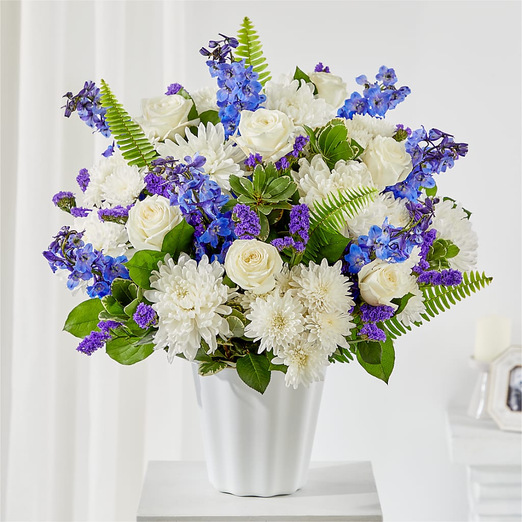 Hold Dear Tabletop Basket – Landers Flowers, Savannah MO