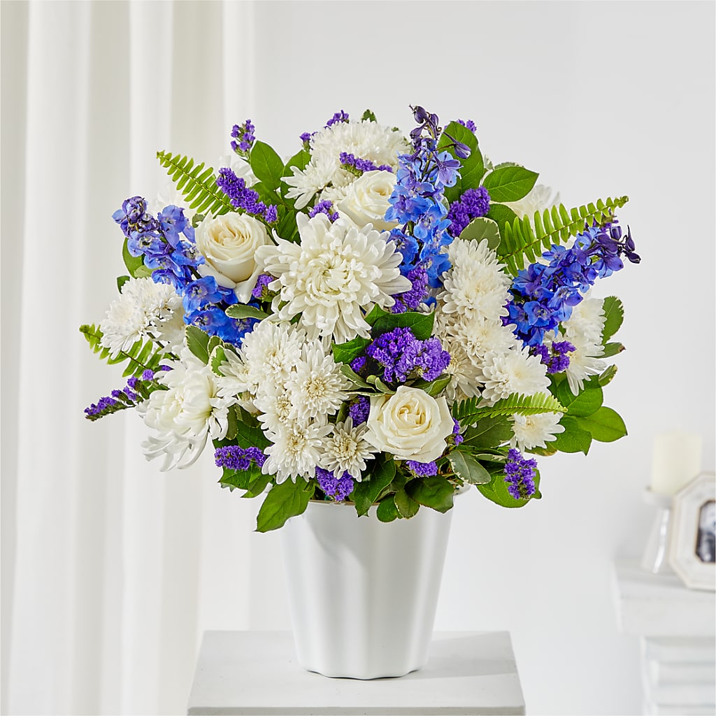 Hold Dear Tabletop Basket – Landers Flowers, Savannah MO