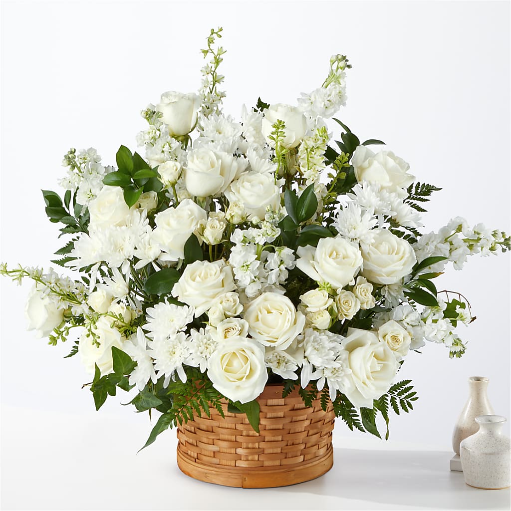 Heartfelt Condolences Arrangement – Landers Flowers, Savannah MO