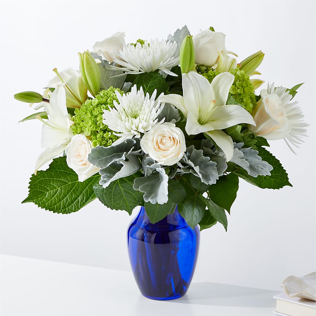 Snowy Dreams Bouquet – Landers Flowers, Savannah MO