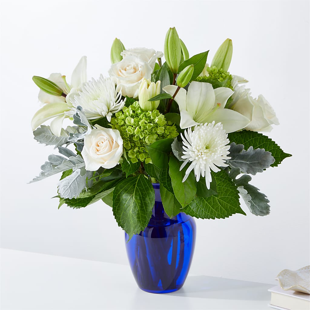 Snowy Dreams Bouquet – Landers Flowers, Savannah MO