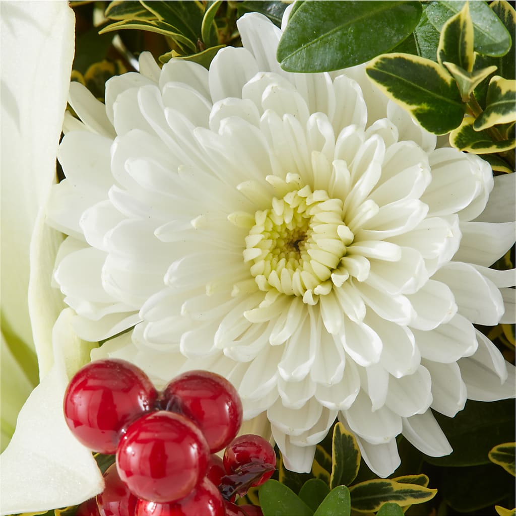 Festive Moments Tree –  Landers Flowers, Savannah MO