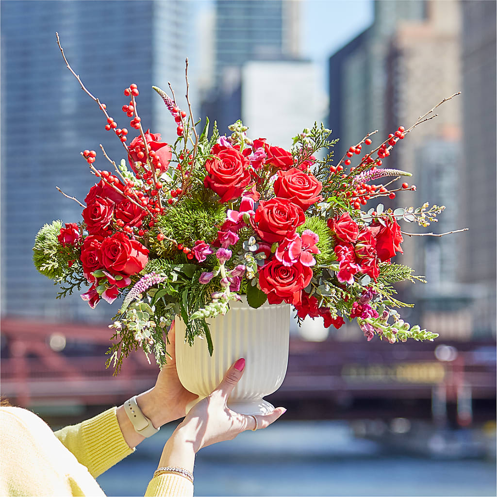 Big Red Bow Bouquet –  Landers Flowers, Savannah MO