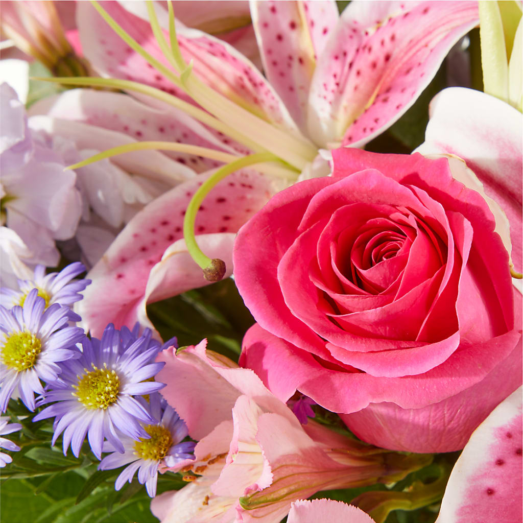 Pressing Petals Bouquet –  Landers Flowers, Savannah MO