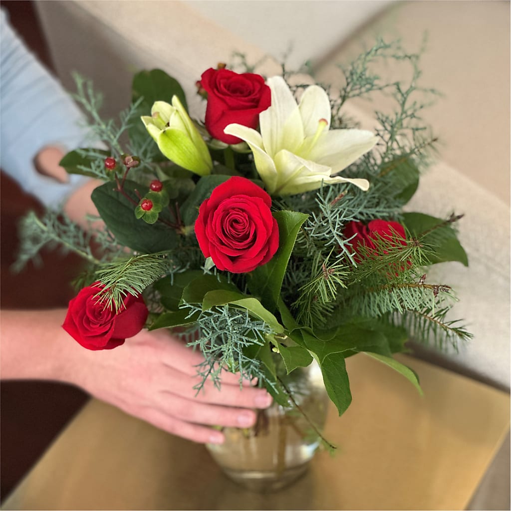 Glittering Lights Bouquet –  Landers Flowers, Savannah MO