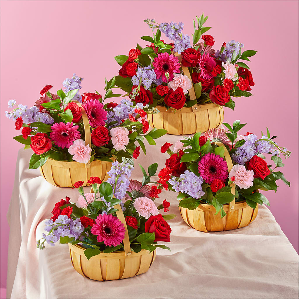 Pink Picnic Basket –  Landers Flowers, Savannah MO