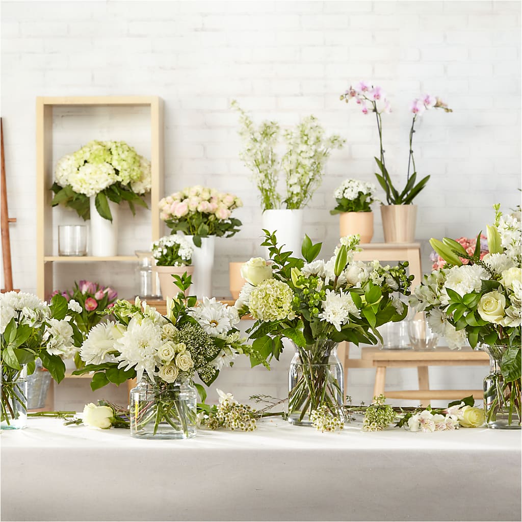 Classic Ivory – A Florist Original –  Landers Flowers, Savannah MO
