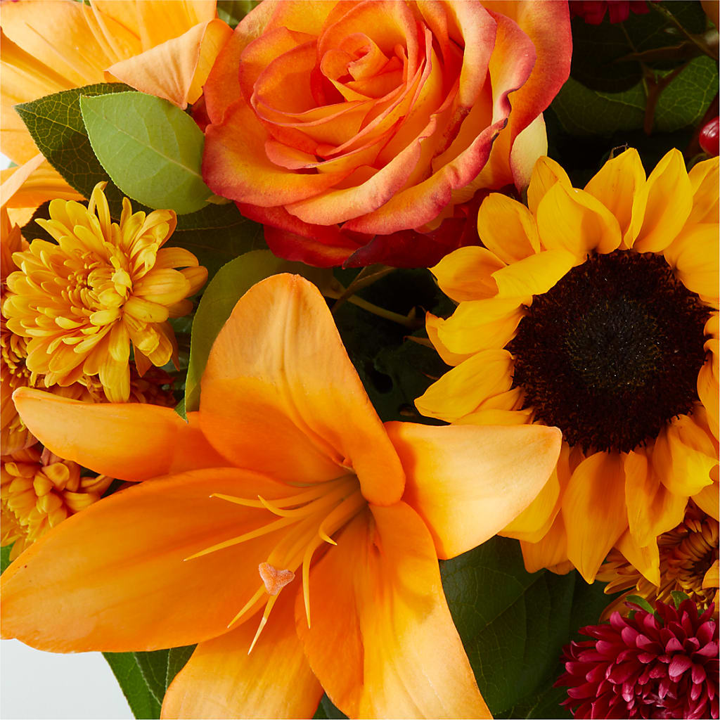 Grateful Centerpiece –  Landers Flowers, Savannah MO