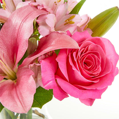 Lots of Love Bouquet –  Landers Flowers, Savannah MO