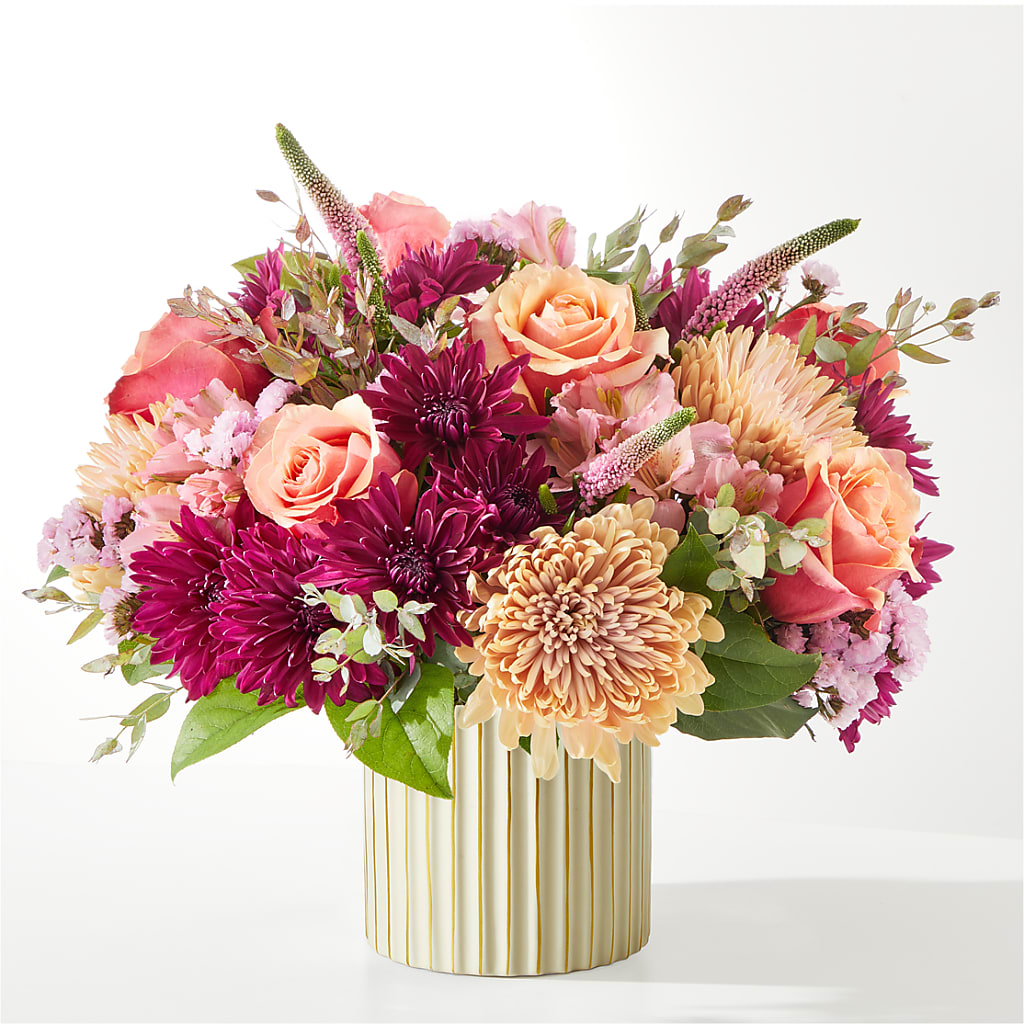 Berry Cobbler Bouquet with Ivory Vase –  Landers Flowers, Savannah MO