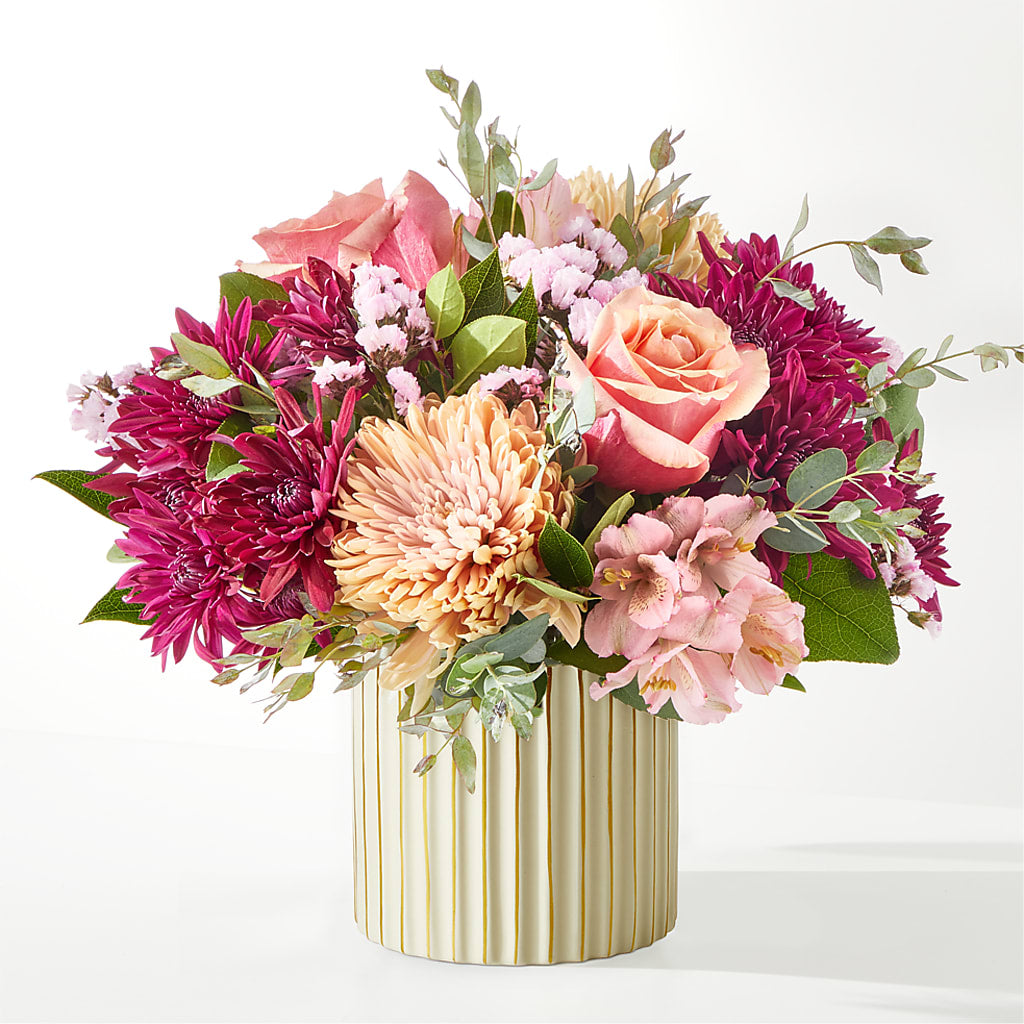 Berry Cobbler Bouquet with Ivory Vase –  Landers Flowers, Savannah MO