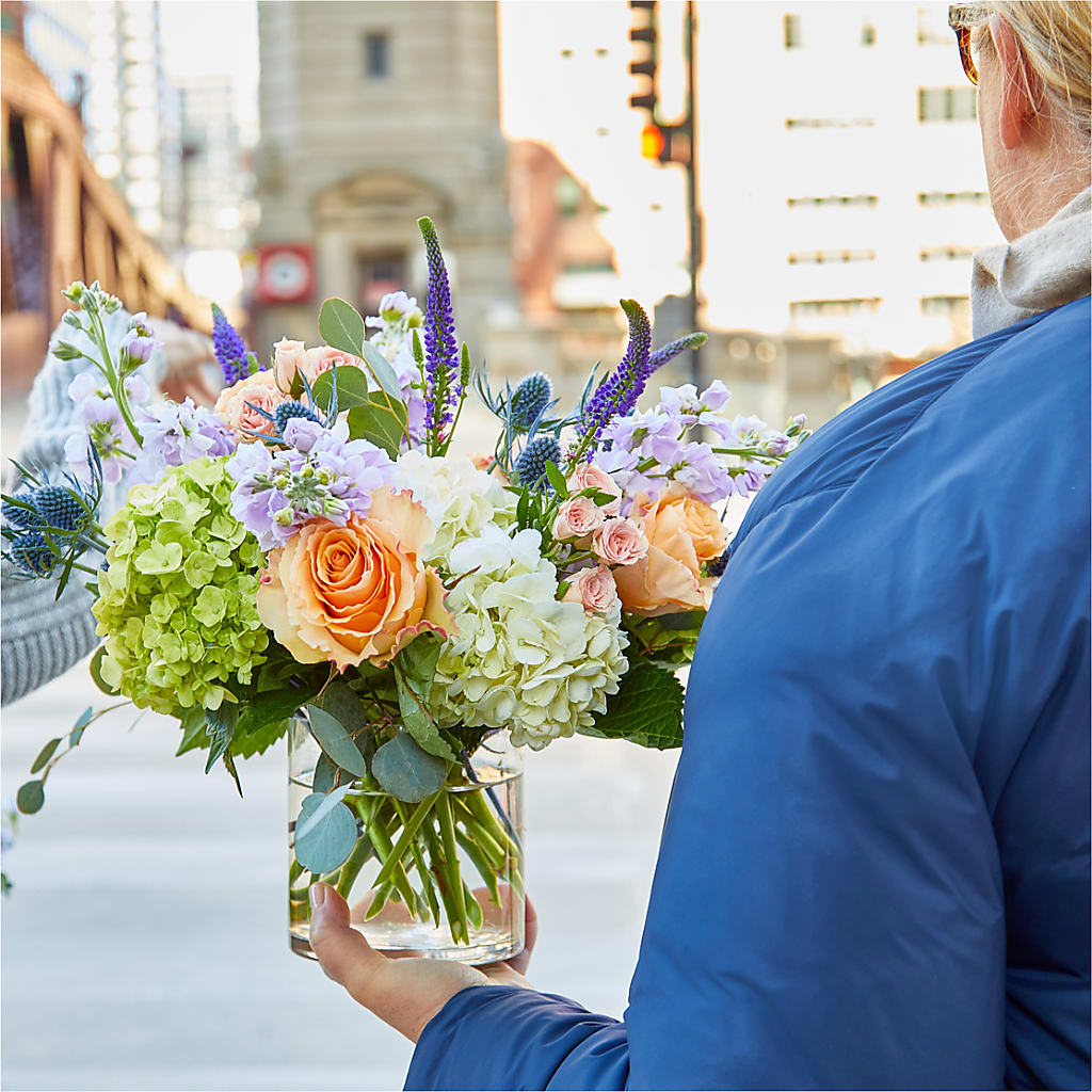 Porch Swing Bouquet –  Landers Flowers, Savannah MO