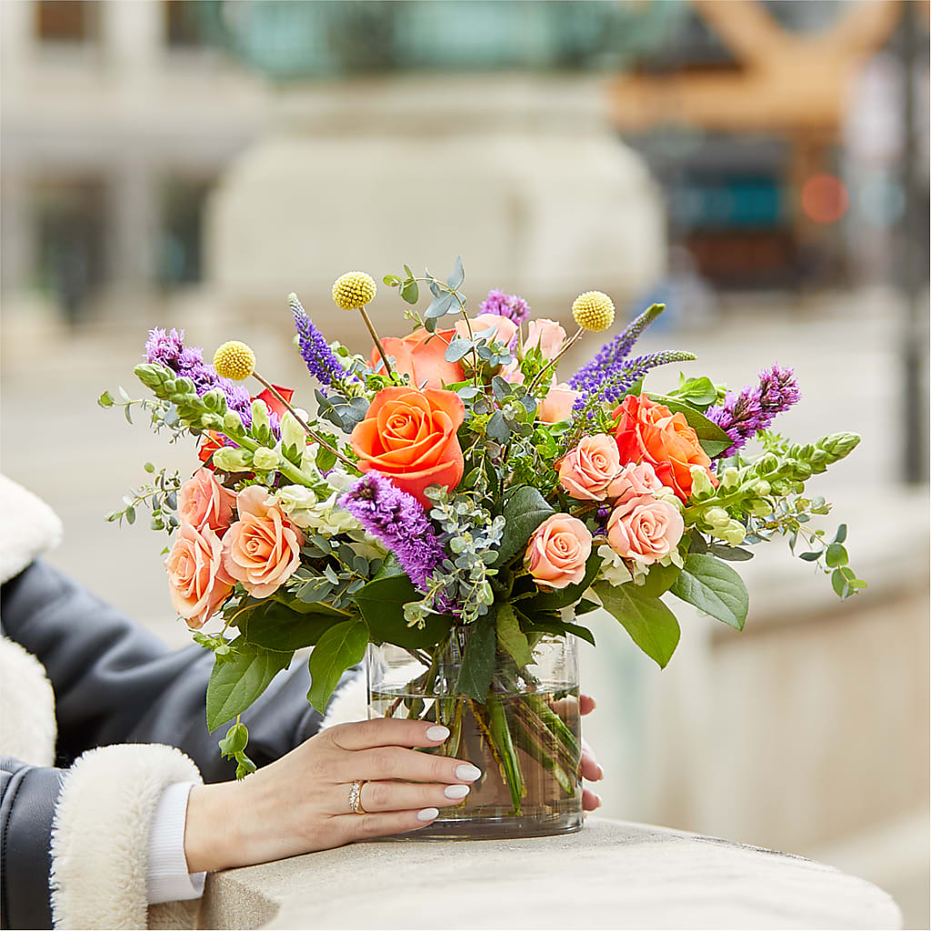 The Standout Bouquet –  Landers Flowers, Savannah MO