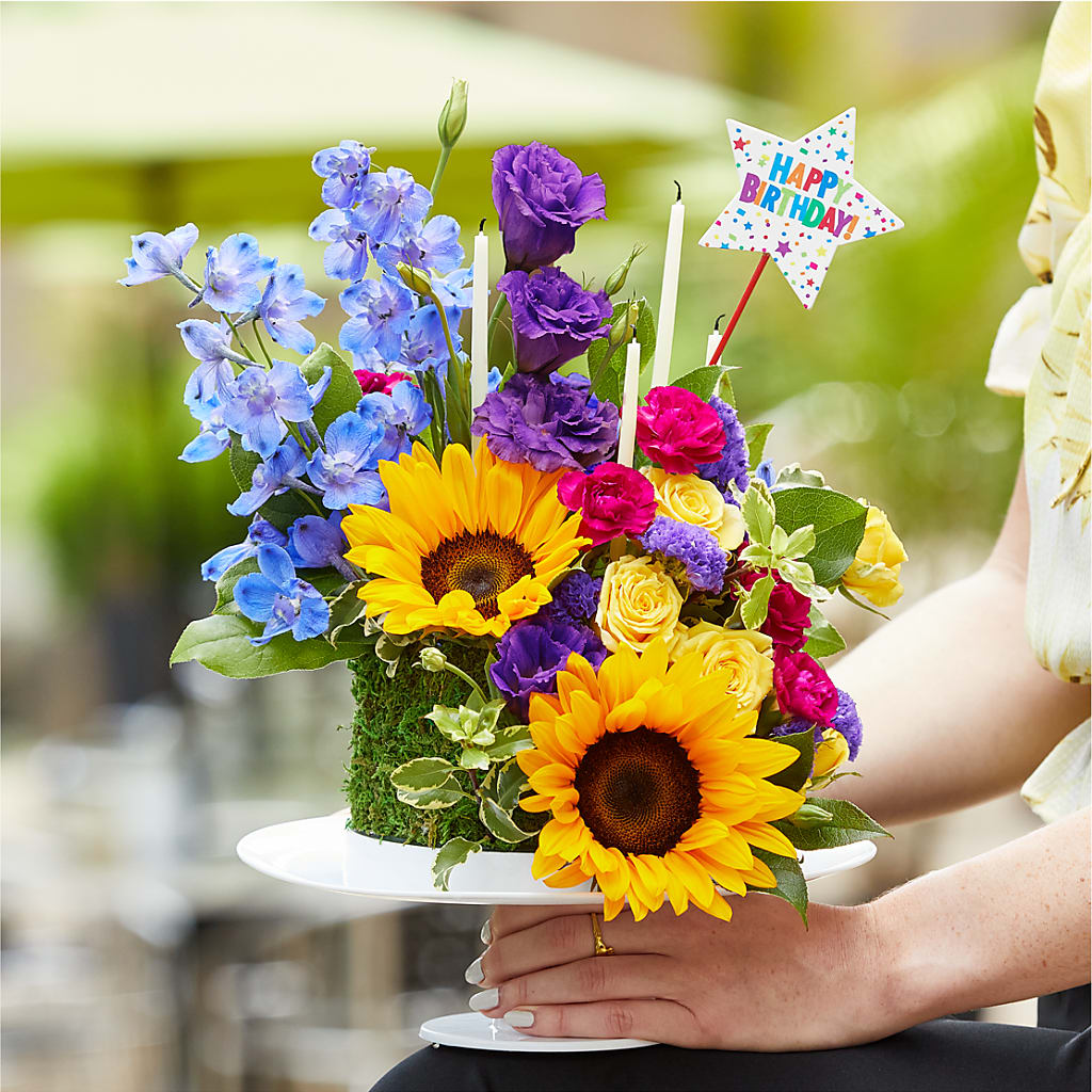 Star of the Day Floral Cake –  Landers Flowers, Savannah MO