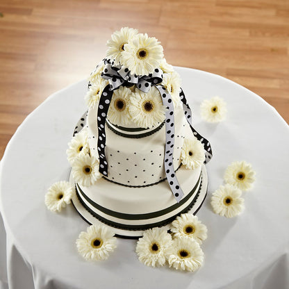Simple Sophistication Cake Décor –  Landers Flowers, Savannah MO