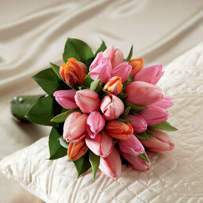Embraceable Bouquet –  Landers Flowers, Savannah MO