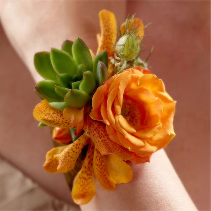 Irresistible Love Wrist Corsage –  Landers Flowers, Savannah MO