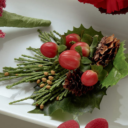 Red Berry Boutonniere –  Landers Flowers, Savannah MO