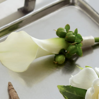 White Calla Boutonniere –  Landers Flowers, Savannah MO